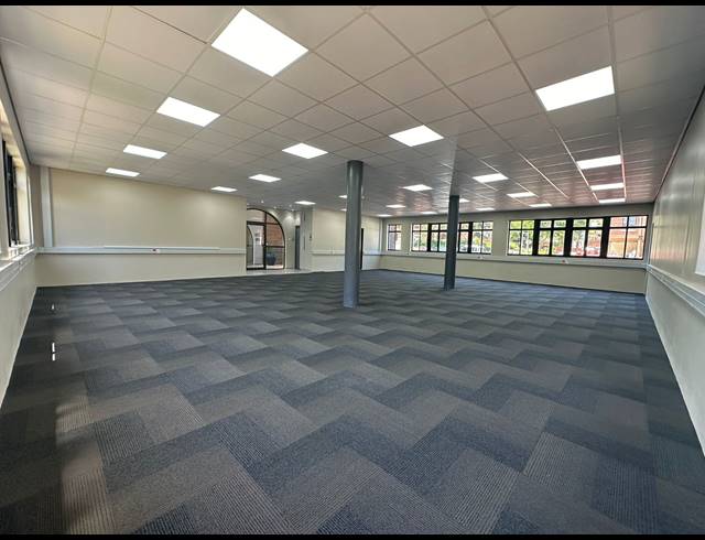 161M² OFFICE TO LET IN WESTVILLE